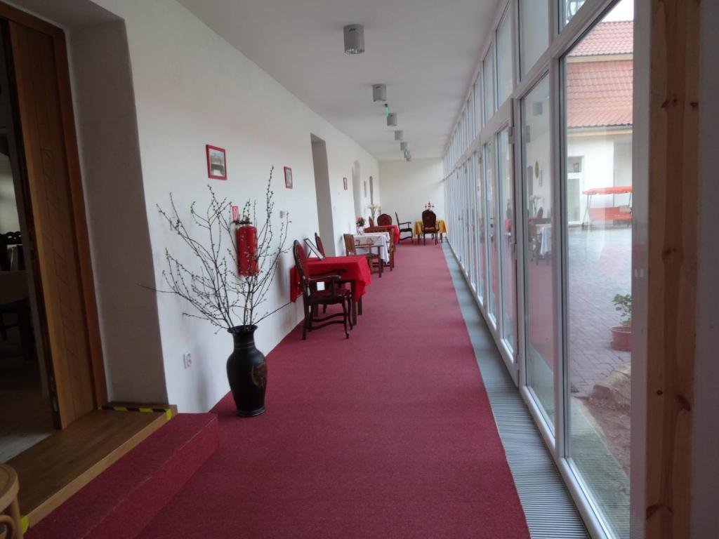 Hotel Kastiel Biela Dama A Cierny Rytier Krompachy Zewnętrze zdjęcie